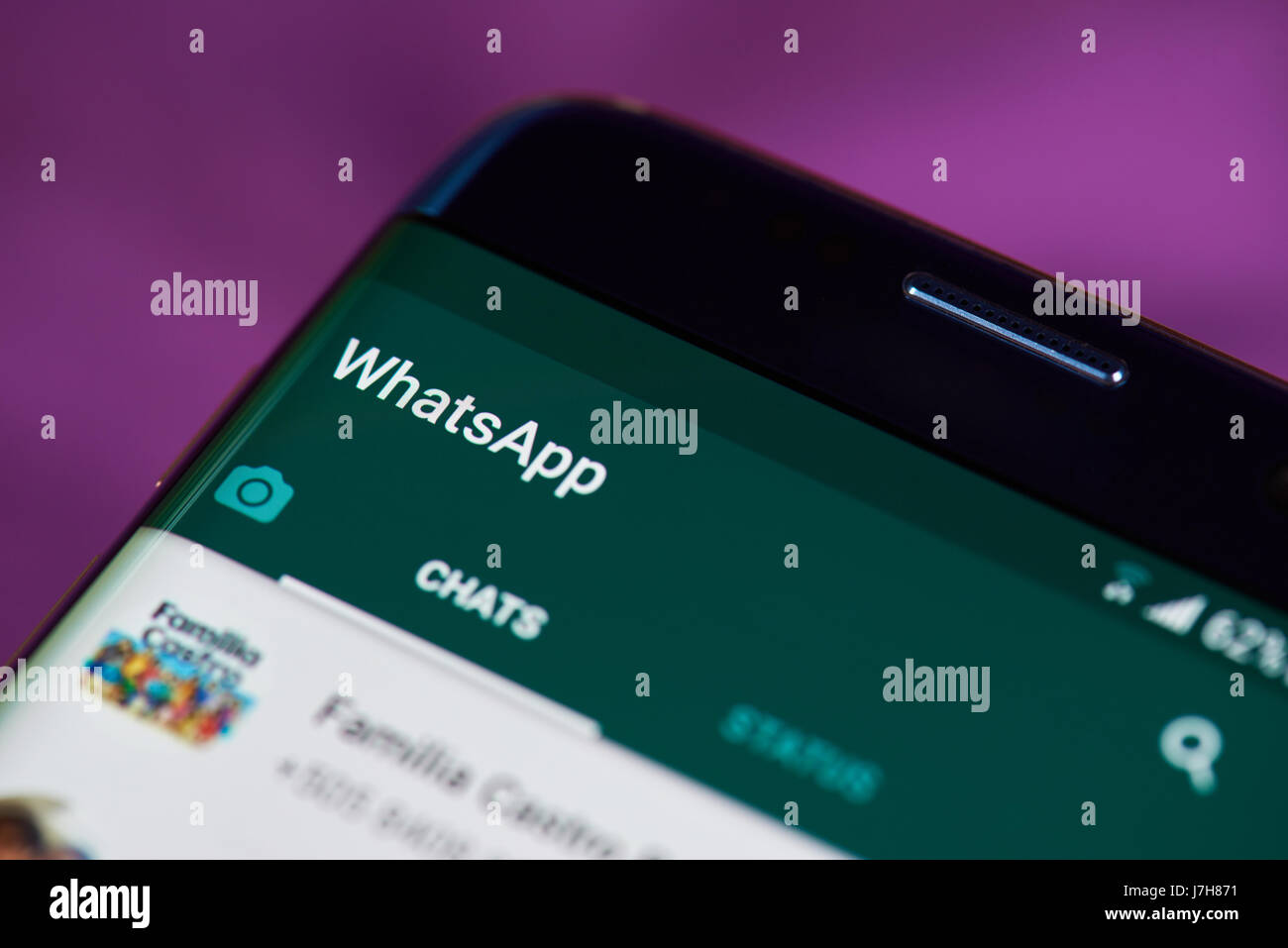 New York, USA – 22. Mai 2017: Whatsapp app-Symbol auf Telefon Nahaufnahme. Chat zum Thema whatsapp Stockfoto