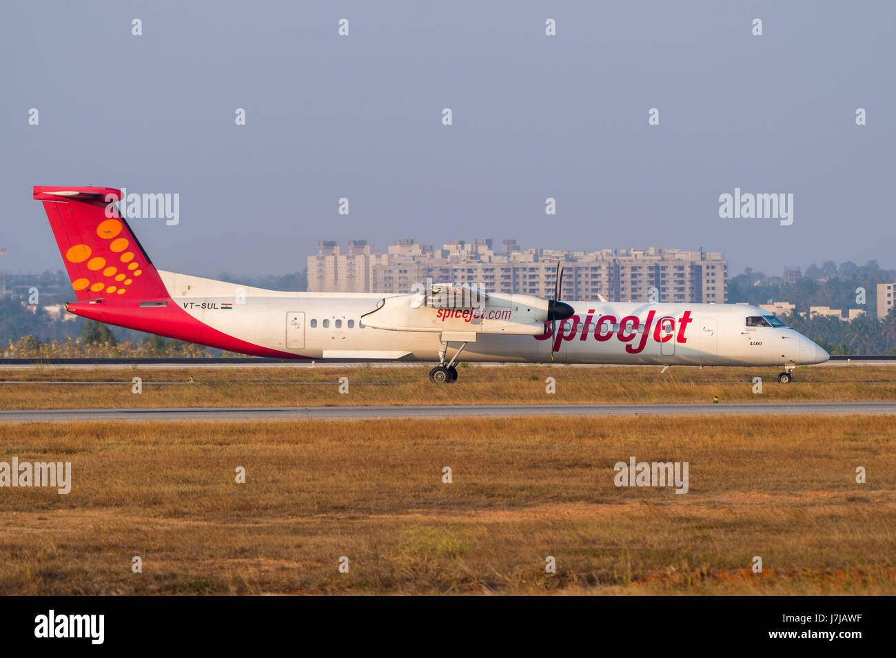 SpiceJet Airlines - Indische low cost carrier Bombardier Dash 8 Flugzeuge Stockfoto