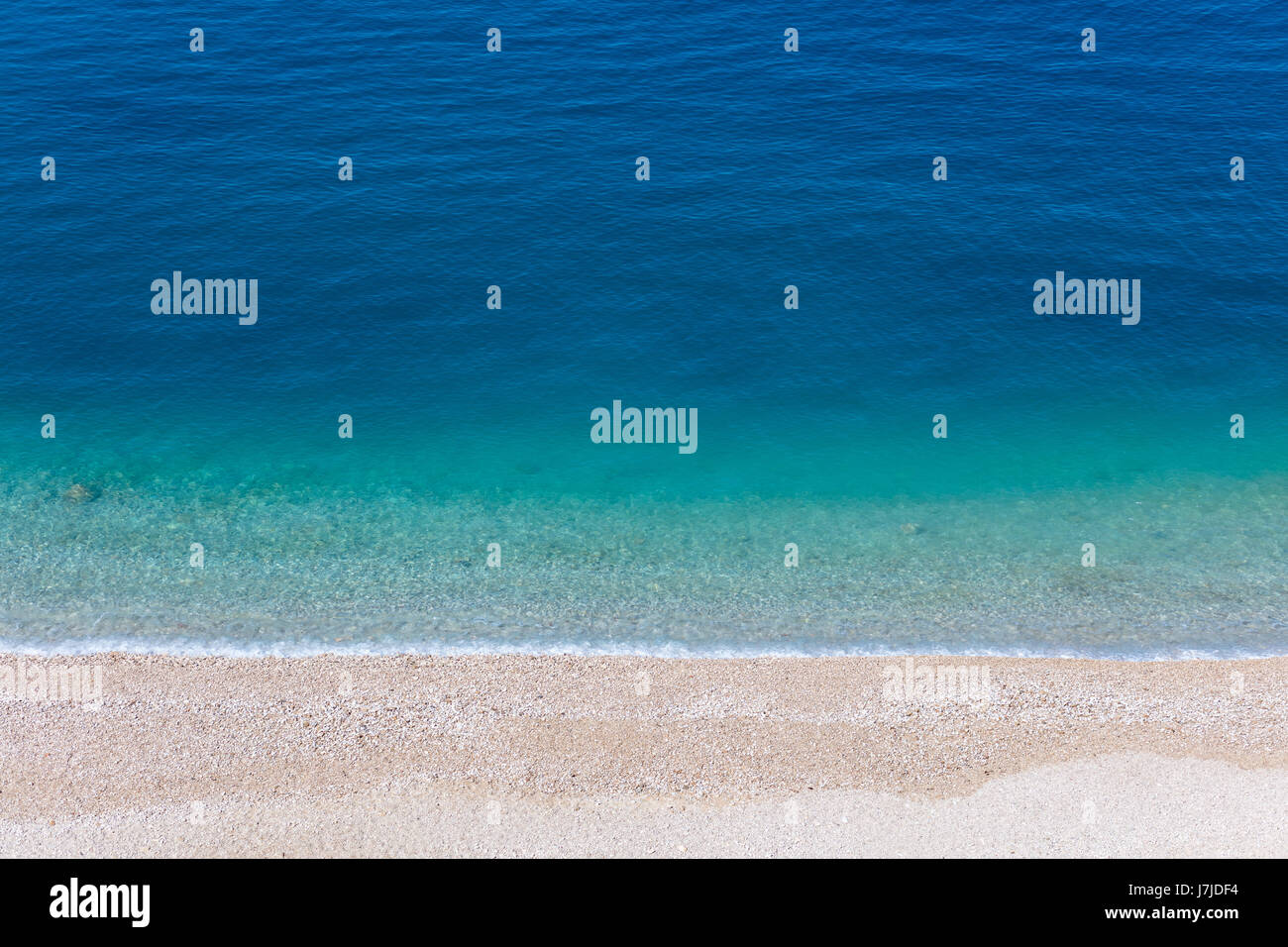 Top Luftaufnahme des leeren Schönheit Strand in Italien, Europa Stockfoto