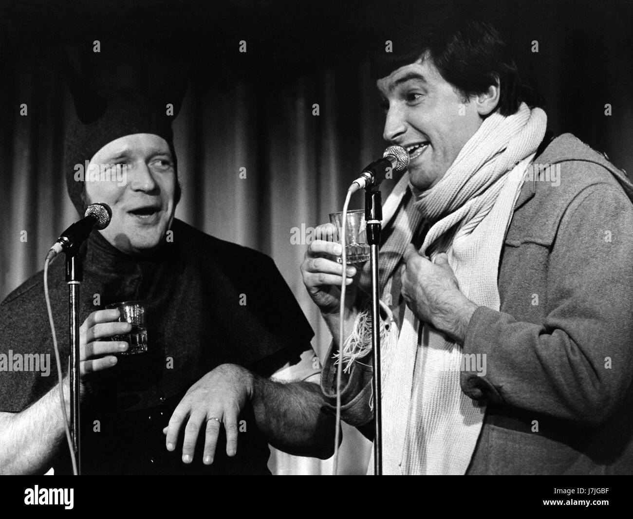 MAGNUS HÄRENSTAM und Brasse Brännström schwedische Comedians auf der Bühne eine Show 1985 Stockfoto