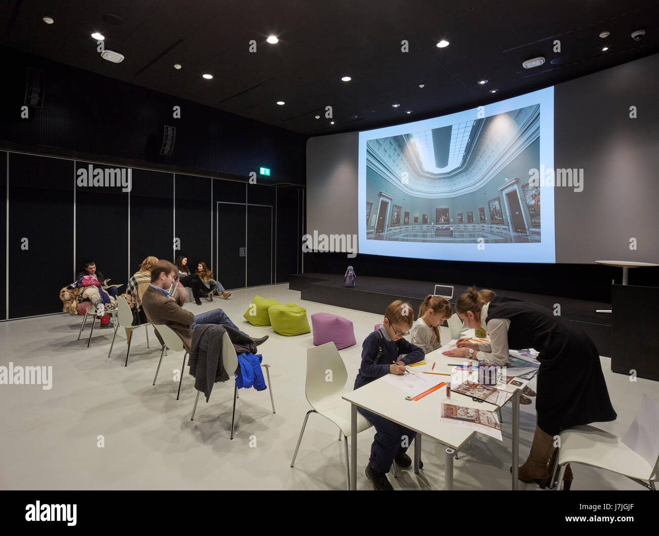 Learning Resource Bereich im Keller. Das Museum der Russischen Impressionismus, Moskau, Russland. Architekt: John McAslan & Partner, 2016. Stockfoto