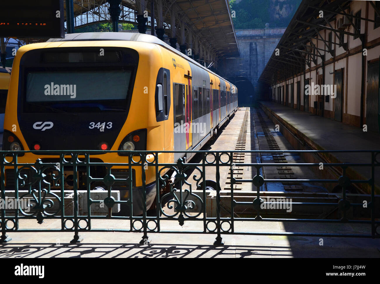 Tiles bento metro Fotos und Bildmaterial in hoher Auflösung Alamy