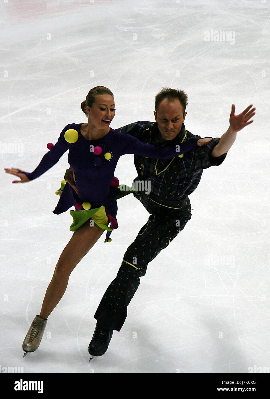 Der WFSC 5d 399 von 2011 bezieht sich auf eine kompetitive Eistanz-Performance von Nelli Zhiganshina und Alexander Gazsi bei den Eiskunstlauf-Weltmeisterschaften, die ihr Können und ihre Leistung im Eistanz unter Beweis stellen. Stockfoto