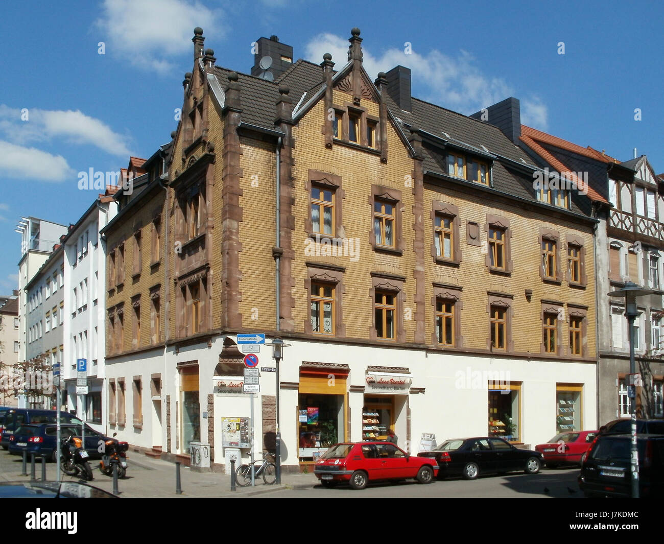 Dieser Eintrag bezieht sich auf eine Veranstaltung oder ein Foto, das am 4. Mai 2011 in der Foersterstraße aufgenommen wurde. 30 in Saarbrücken, Deutschland. Weitere Einzelheiten wären erforderlich, um die genaue Art des Dokuments oder Bildes zu klären, die mit der lokalen Geschichte oder einem bedeutenden Ereignis zusammenhängen könnten. Stockfoto