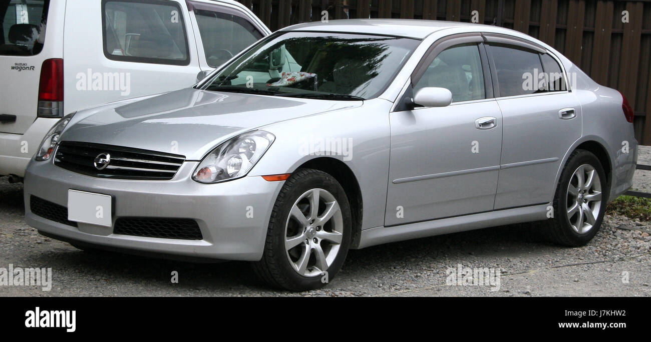 Die Nissan Skyline Limousine V35 250GT Four, die zwischen 2004 und 2006 hergestellt wurde, ist ein Luxusautos, das für seine Leistung, fortschrittliche Technologie und sein elegantes Design bekannt ist. Es steht für Nissanâ Engagement für hochwertige Technik auf dem Markt für Luxuslimousinen. Stockfoto