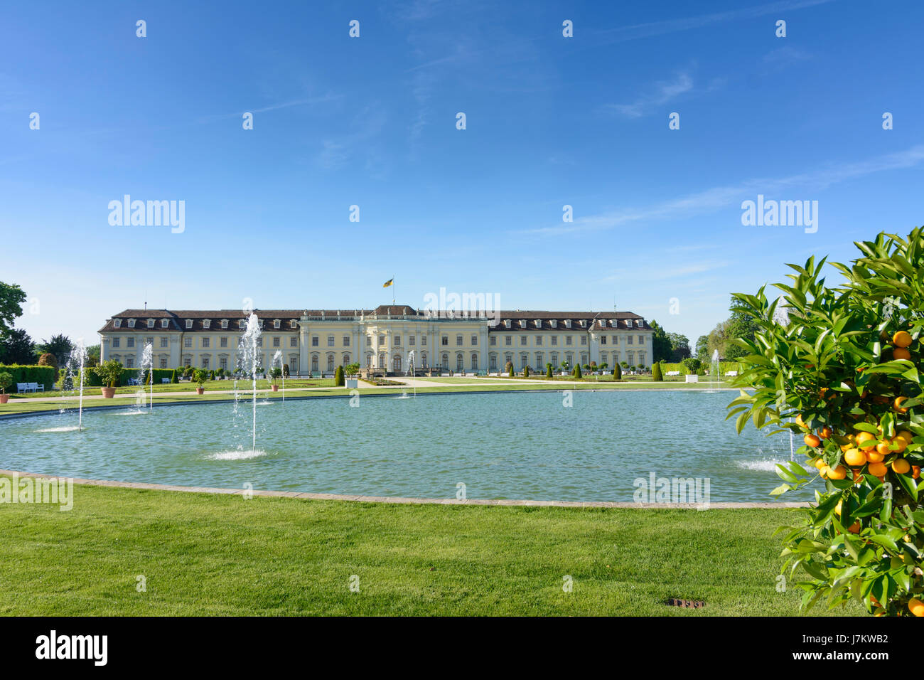 Schloss (Schloss, Burg) Ludwigsburg, neuen Corps de Logis, oder neuen Hauptbau, blühenden Barockgarten, Ludwigsburg, Region Stuttgart, Baden-Württemberg, Stockfoto