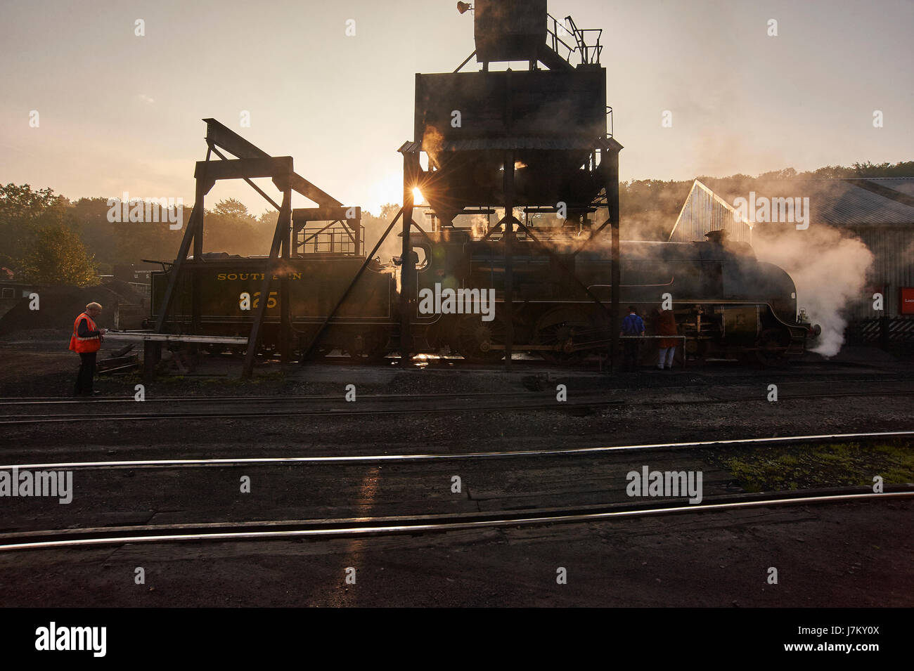 Eine große westliche Dampflok während einer Reinigung "Abblasen" auf der North Yorkshire Moors Railway NYMR Stockfoto