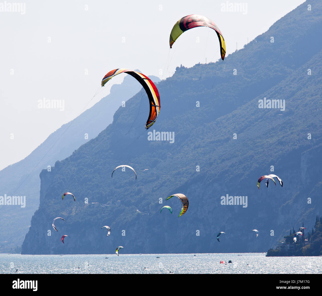 Sport Sport Segeln Surfen Frischwasser See Binnengewässer Wasser Segeln blau Stockfoto