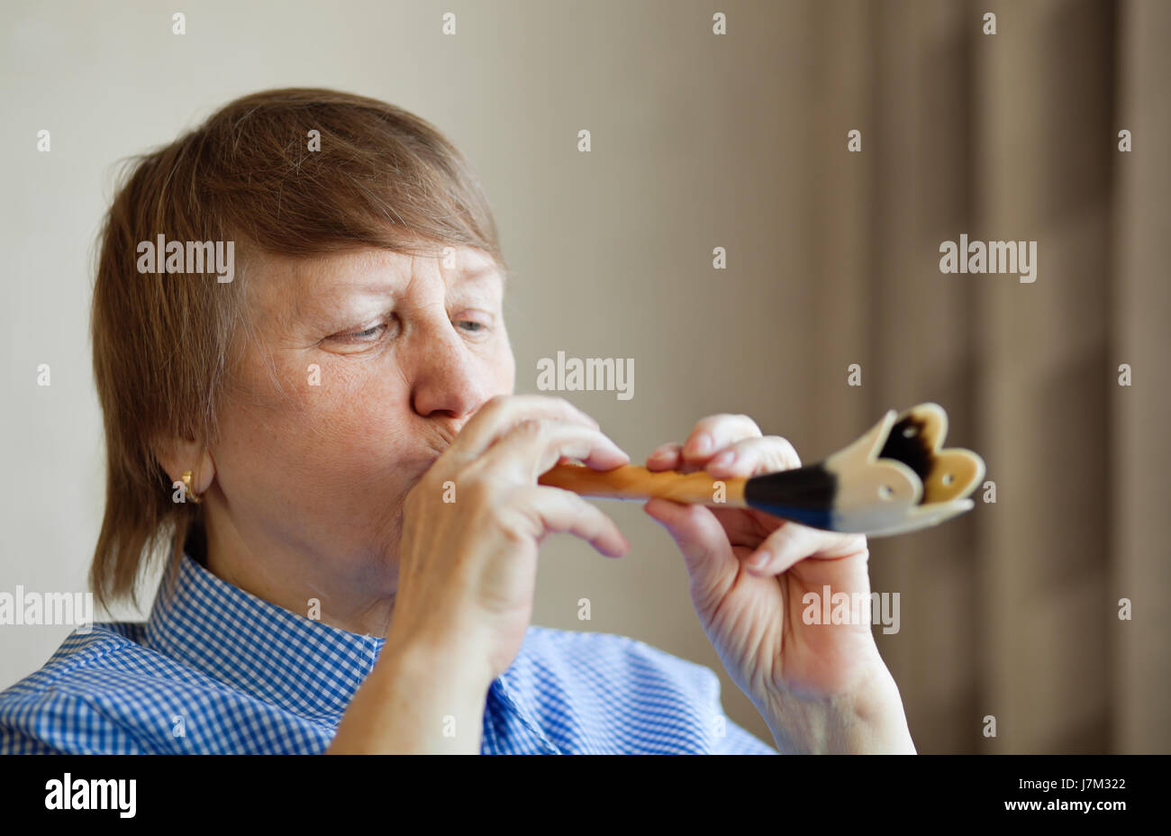 Frau Freizeit Freizeit Freizeit Freizeit Musik Spiel Turnier spielen Stockfoto