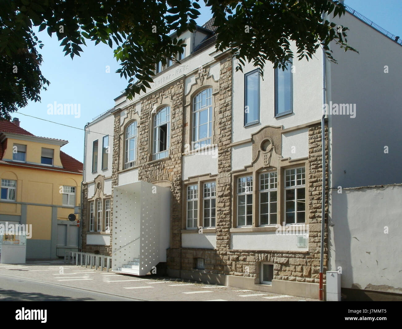 Das Lutherhaus in Hockenheim ist ein bedeutendes historisches Gebäude, das mit Martin Luthers Reformationsbewegung in Verbindung steht. Sie dient als Symbol der protestantischen Geschichte in Deutschland. Stockfoto