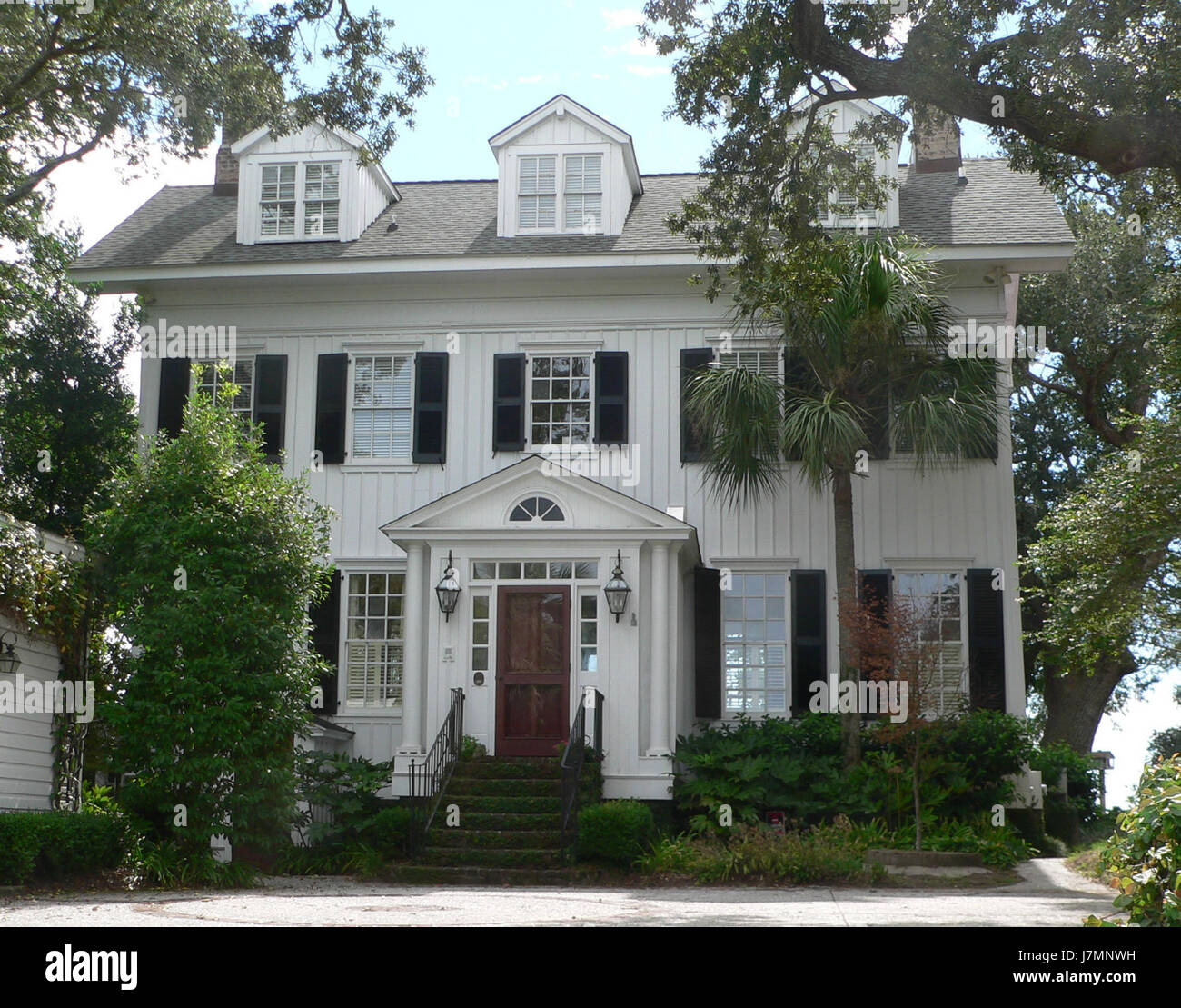 200 Bank Street ist eine Adresse in Mount Pleasant, South Carolina. Dieser Standort ist wahrscheinlich mit einem bestimmten Geschäfts-, Wohngebiet oder historischen Ereignis verbunden, das mit dem Gebiet in diesem Teil des Bundesstaates in Zusammenhang steht. Stockfoto