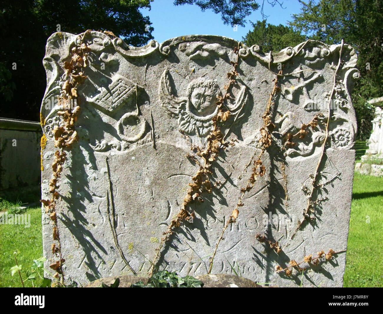 18. Jahrhundert Grabstein, Staplehurst Stockfoto 18. Jahrhundert Grabstein, Staplehurst Stockfoto