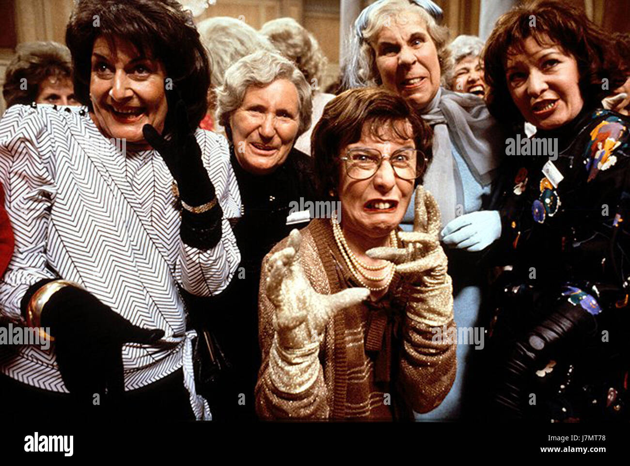 Hexen hexen (1990) Filmausschnitt Full HD German YouTube Hexen hexen (1990) Filmausschnitt Full HD German YouTube