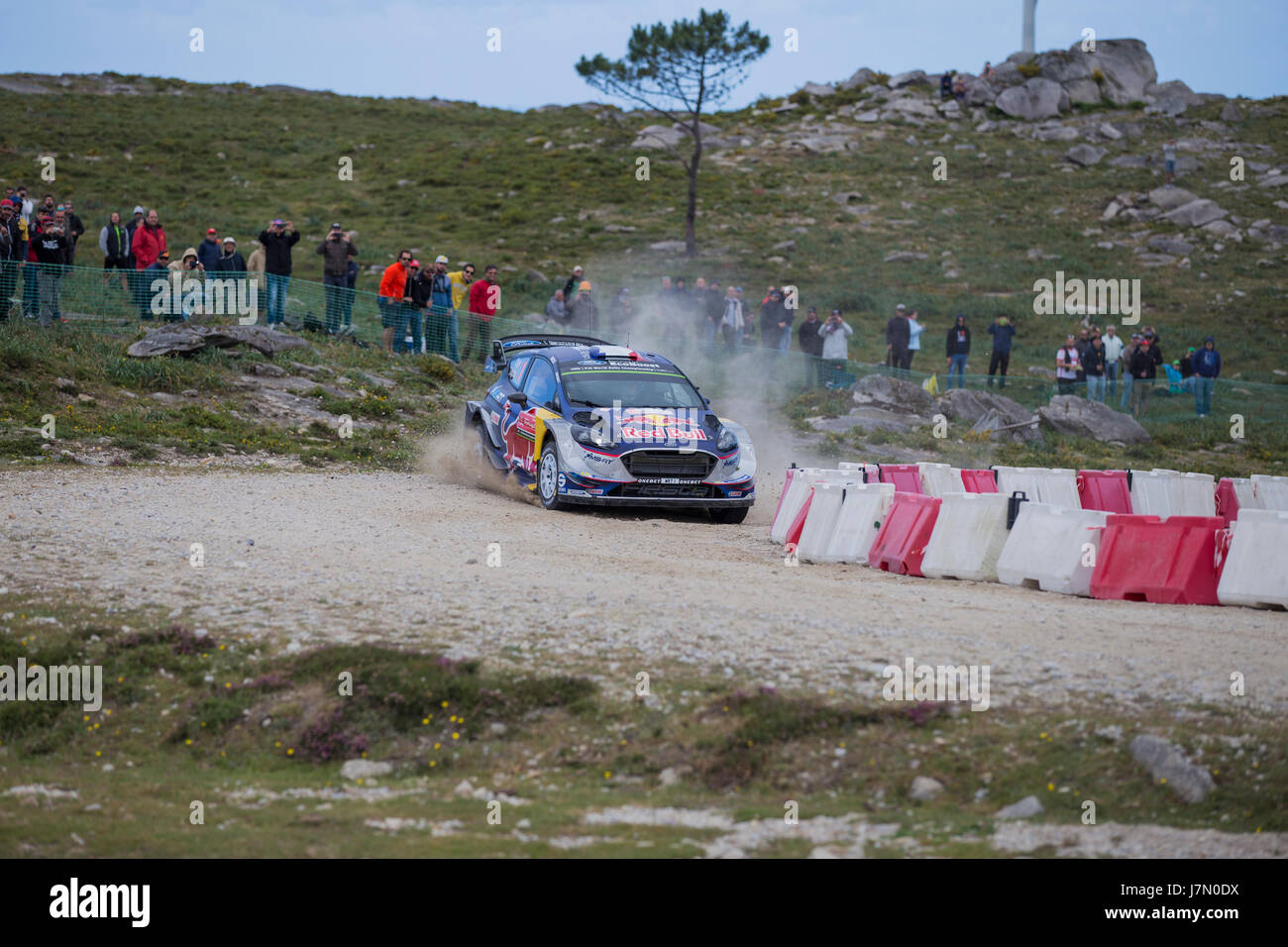 Viana Castelo, PORTUGAL - 19 Mai: Frankreich Sebastien Ogier und Julien Ingrassia von Frankreich in ihre M-Sport-WRT Ford Fiesta RS WRC antreten. Stockfoto