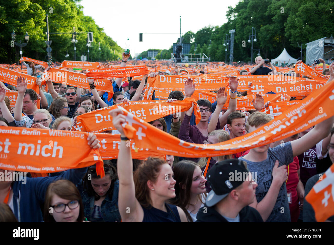 Simon Becker/le pictorium - deutsche evangelische Kirche (kirchentag) 2017 in Berlin - 25/05/2017 - Deutschland/Berlin/Berlin - Deutsche a-capella-Gruppe Wise Guys sie ein Konzert während der kirchentag 2017 am Brandenburger Tor in Berlin. Stockfoto