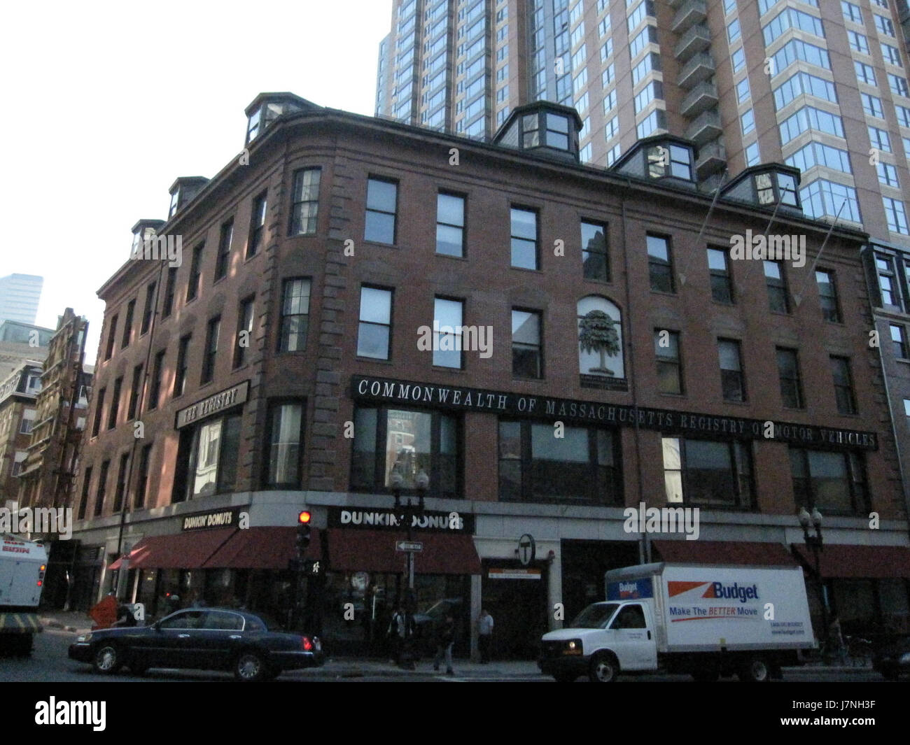 Das DMV-Bild aus dem Jahr 2012 von der Boylston Street in Boston, Massachusetts, zeigt den Blick auf die Stadt und das Stadtleben im Herzen von Boston. Stockfoto