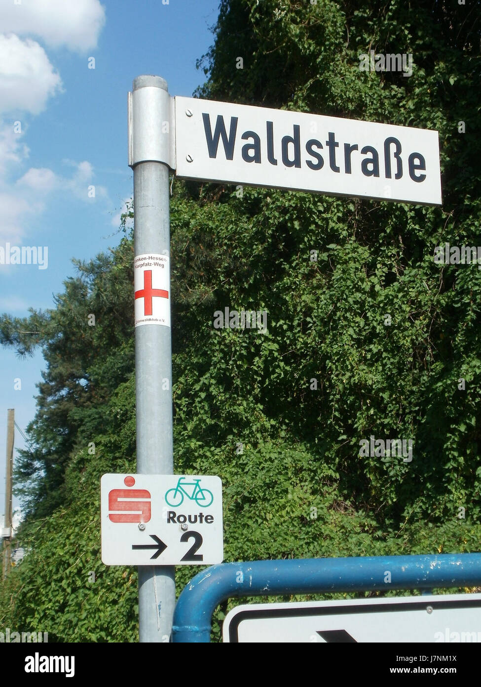 Die Strecke Hockenheim in Deutschland ist eine berühmte Rennstrecke, die für internationale Motorsportveranstaltungen bekannt ist. Das Bild zeigt eine Veranstaltung, die am 29. Mai 2012 stattfand und die Verwendung der Rennstrecke im Motorsport und ihren legendären Status in der Rennwelt veranschaulicht. Stockfoto