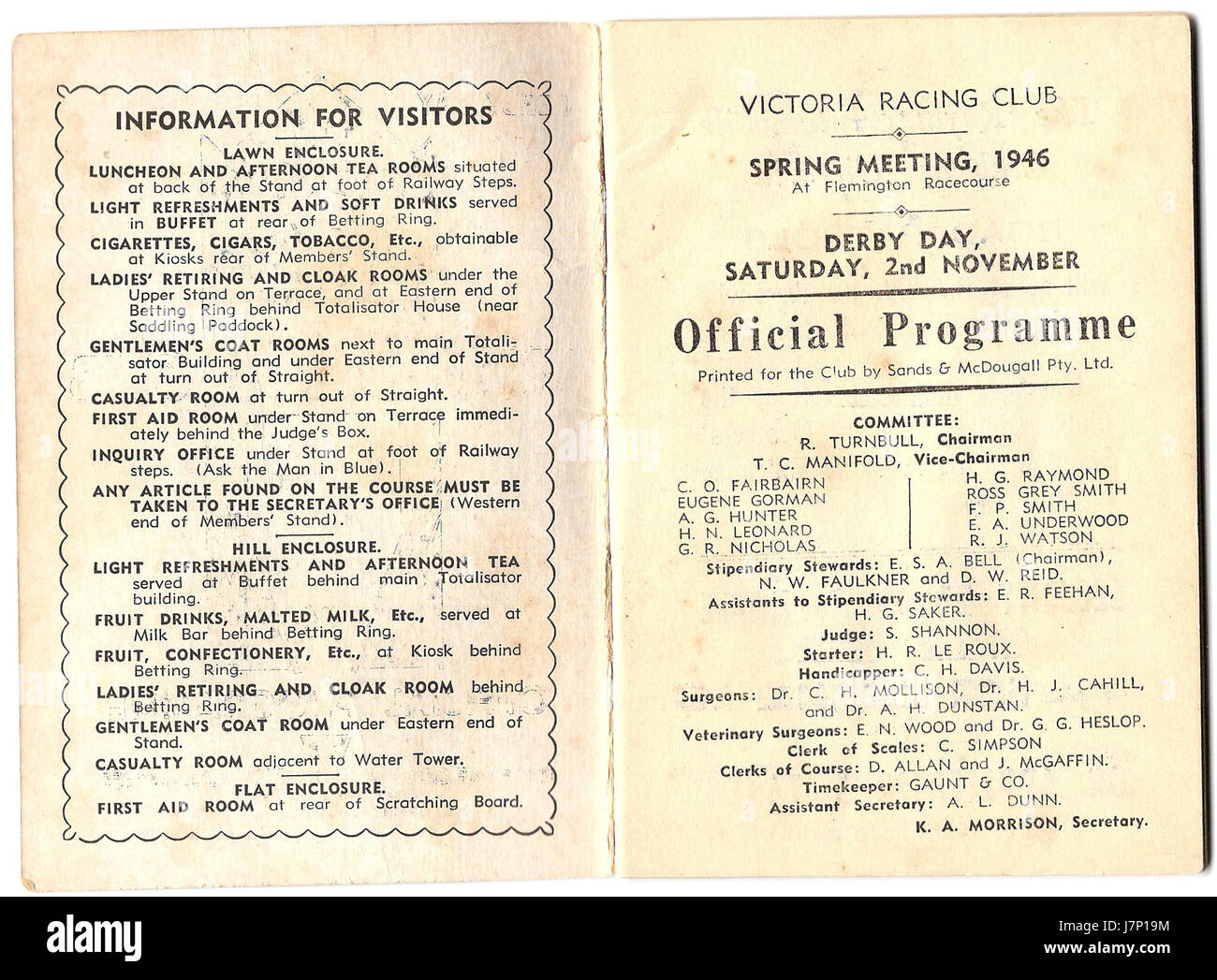 Ein historisches Rennprogramm für die VRC L.K.S. Mackinnon Stakes 1946, ein renommiertes australisches Pferderennen. Stockfoto