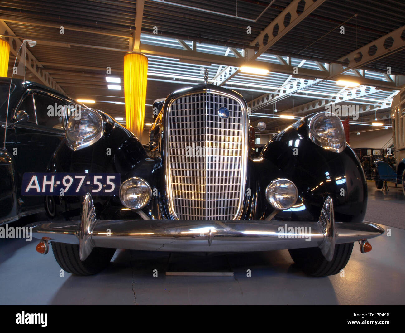 Eine Fotografie der 1937er Lincoln K363A Cabriolet Limousine, die das klassische Design und die Fahrzeugmerkmale aus den 1930er Jahren zeigt Stockfoto
