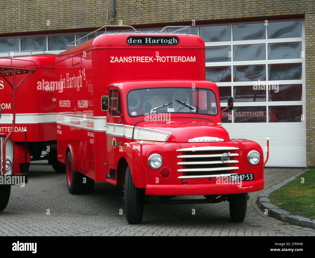 Der 1959 Volvo L37505 ist ein klassisches Modell aus der Produktionslinie von Volvo aus den späten 1950er Jahren, das die damaligen Konstruktions- und Designmerkmale des Unternehmens zeigt. Stockfoto