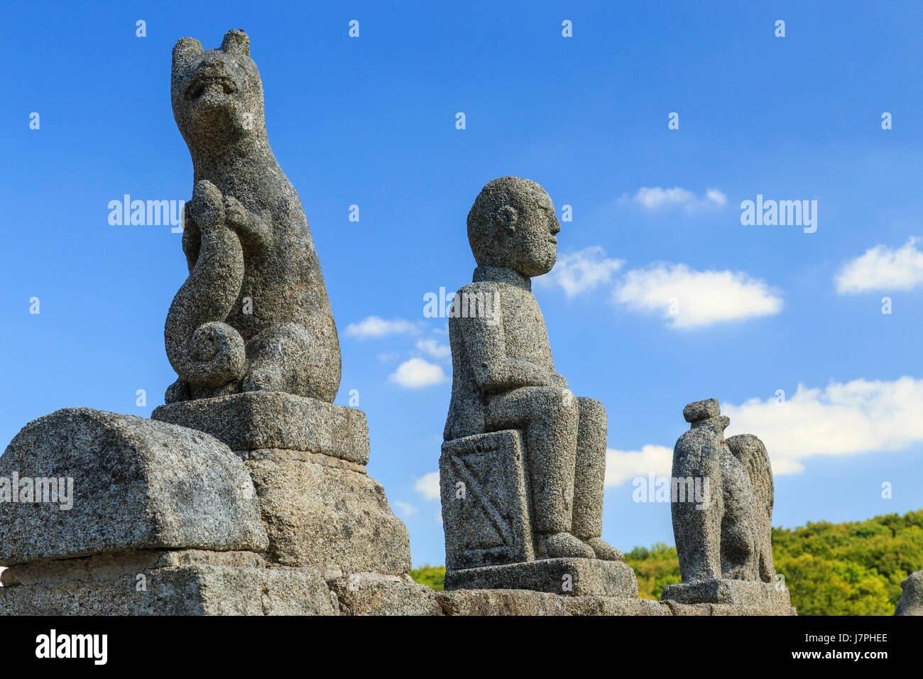 Frankreich, Creuse, Franseches, Massot Weiler, Skulpturen von François Michaud von seinem Küchengarten Stockfoto