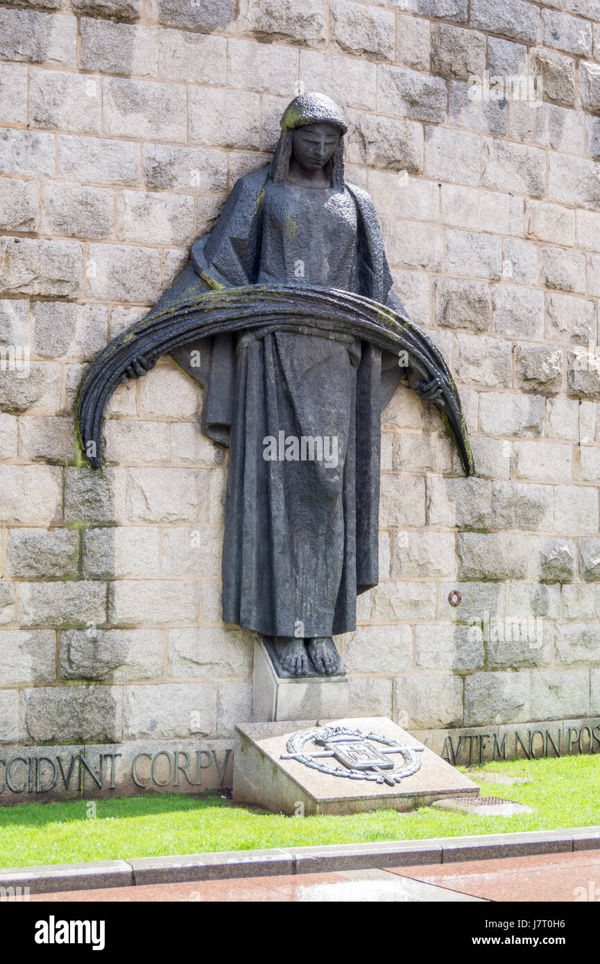 Denkmal für die Belagerung von Oviedo, Kirche des Hl. Franziskus von Assisi, (La Gesta), Plaza del Fresno im brutalistischen Stil, Plaza Oviedo, Asturien, Spanien Stockfoto