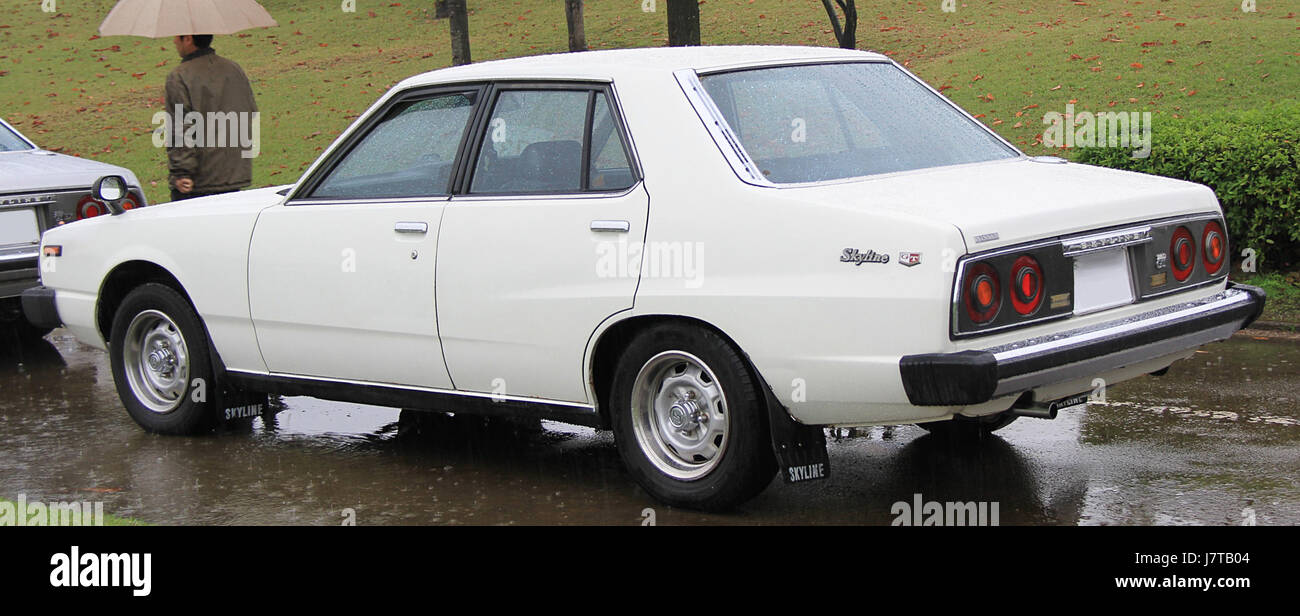 Der 1981 Nissan Skyline 280D GT ist ein klassischer japanischer Sportwagen, der für sein schlankes Design und seine starke Leistung bekannt ist. Die Rückansicht zeigt seine sportliche, aerodynamische Linienführung und das markante Heck, das in den frühen 80er Jahren beliebt war Stockfoto