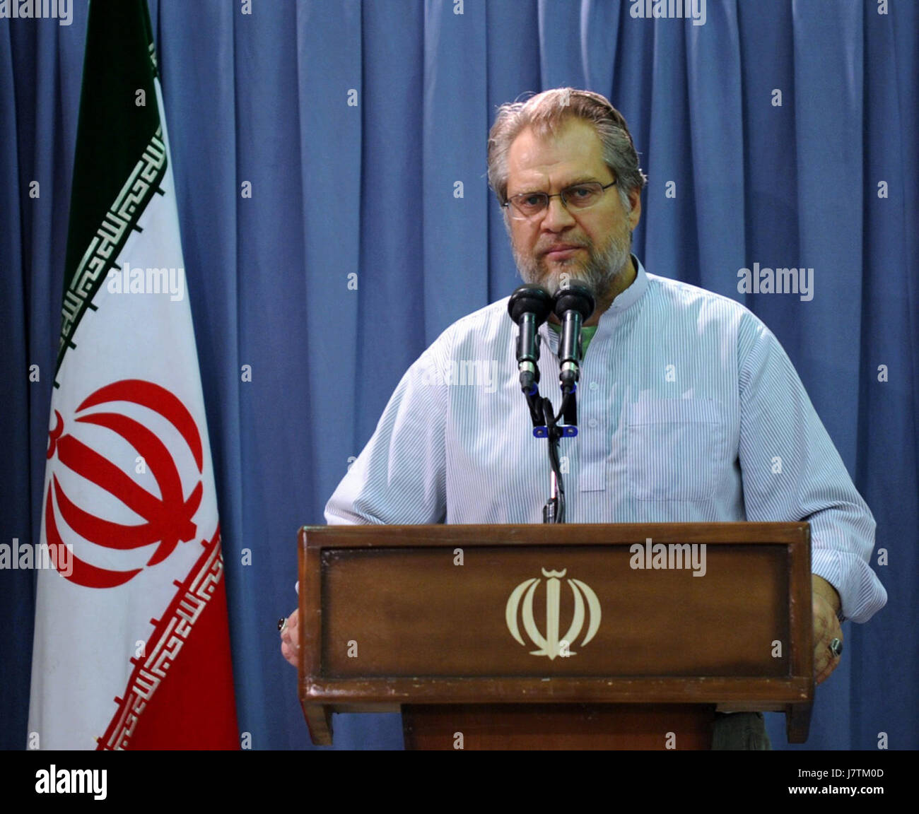 15,9,2009 Nader Talibzadeh (Nader Taleb Zadeh) Begegnung mit Irans oberster Führer Grand Ayatollah Ali Khamenei als Künstler tätig in der Kunst der Heiligen Verteidigung Stockfoto