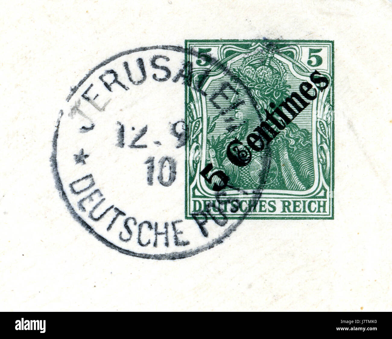 Die 1910 Reich 5 Centimes U5 Jerusalem ist eine Münze, die während des Deutschen Reiches ausgegeben wurde und die U5-Marke und ein bedeutendes Jahr trägt. Diese Münze ist ein wichtiges Artefakt aus der Geschichte des Deutschen und Osmanischen Reiches des frühen 20. Jahrhunderts, insbesondere im Zusammenhang mit dem damaligen wirtschaftlichen und kulturellen Austausch Jerusalems. Stockfoto