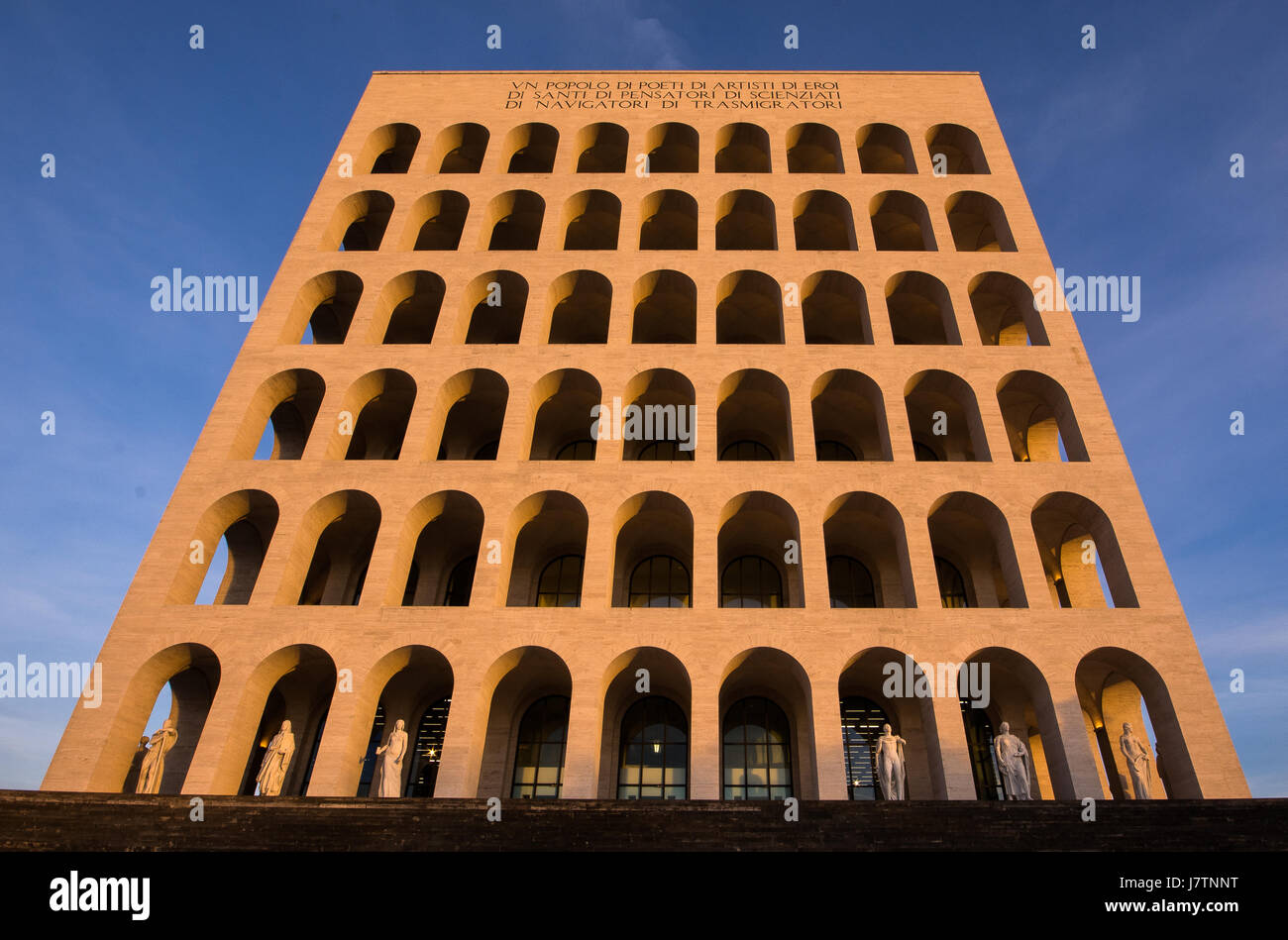 Ein Schuss von Palazzo della Civiltà Romana, auch genannt "Colosseo Quadrato" Stockfoto
