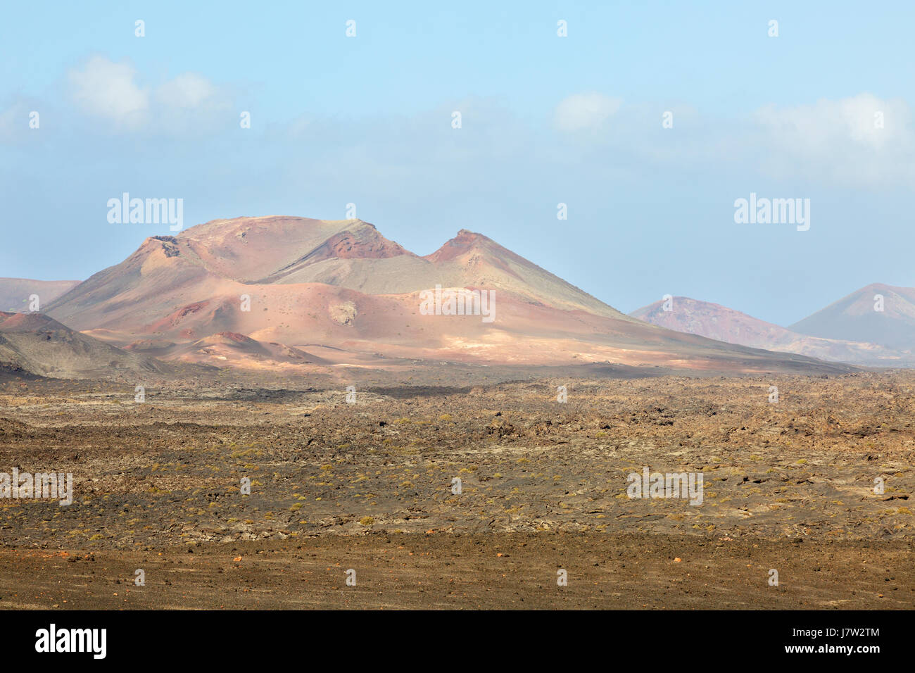 Lanzarote-Landschaft - Vulkane im Timanfaya Nationalpark (Parque Nacional de Timanfaya), Lanzarote, Kanarische Inseln-Europa Stockfoto