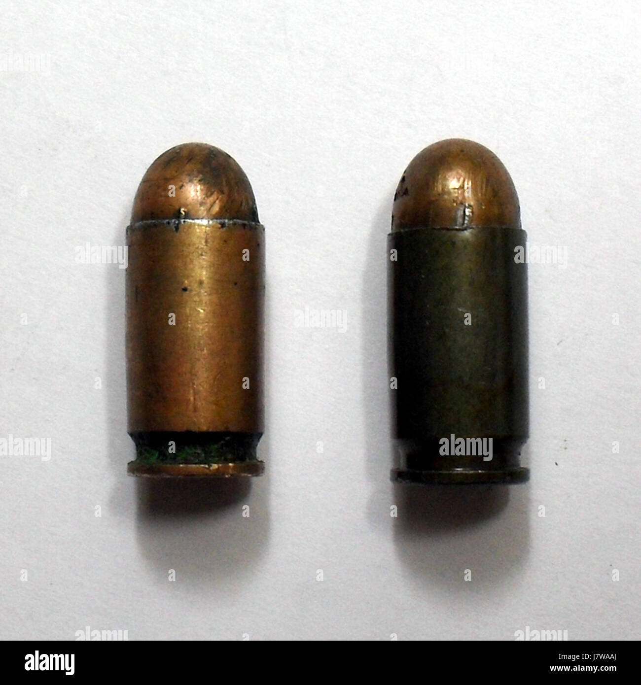 Dies bezieht sich auf Makarov-Patronen, eine Art Munition, die mit der Makarov-Pistole in Verbindung gebracht wurde, die in den 1960er Jahren häufig verwendet wurde und in der heutigen Zeit weiter verwendet wird. Stockfoto