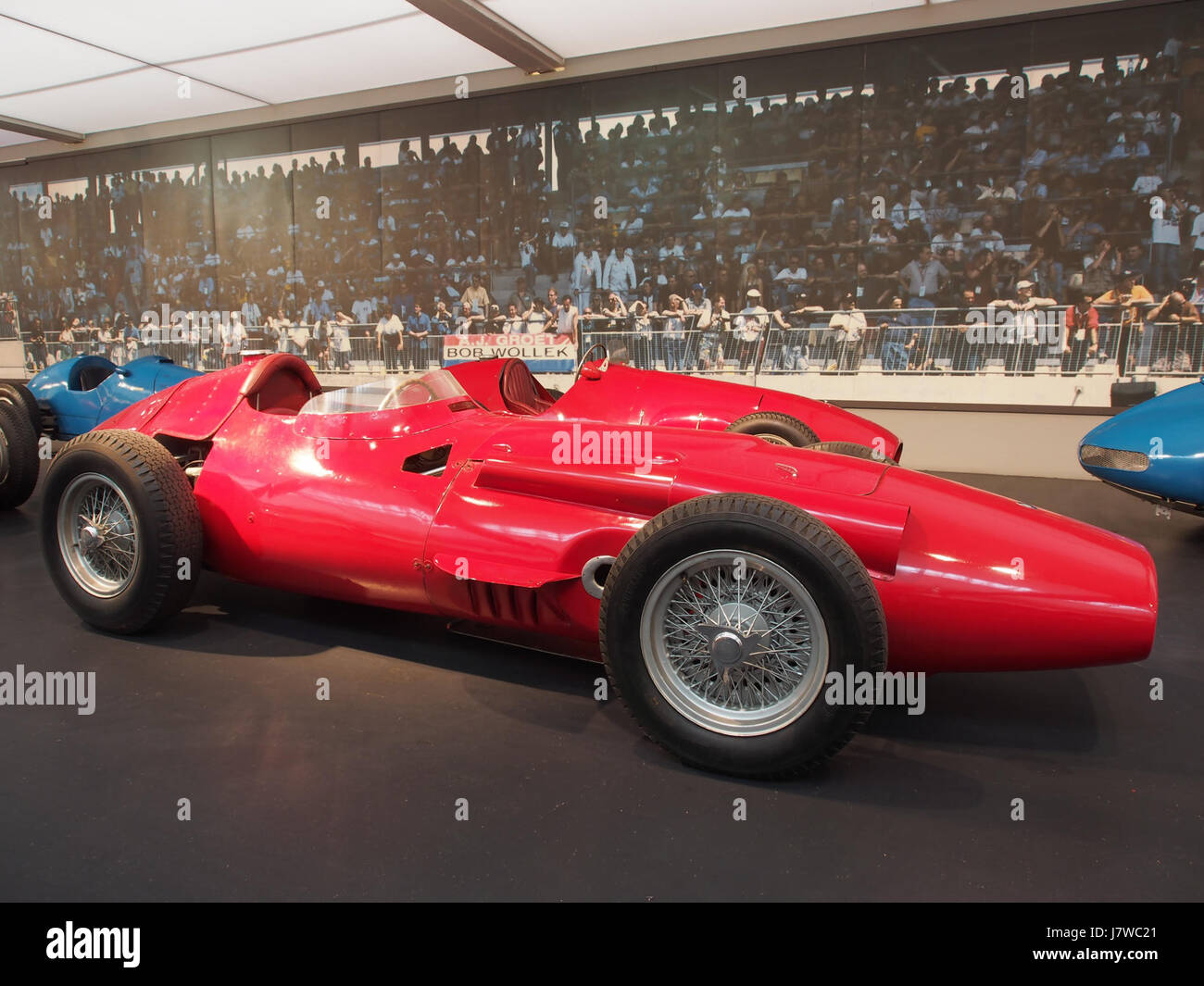Der Maserati GP 1958 ist ein klassischer Formel-1-Wagen mit 6-Zylinder-Motor und einem Hubraum von 2494 cm3. Dieses Fahrzeug steht für Maseratis hervorragende Ingenieurskunst während der späten 1950er Jahre im Motorsport und nahm an einigen der prestigeträchtigsten Rennen seiner Zeit Teil. Stockfoto