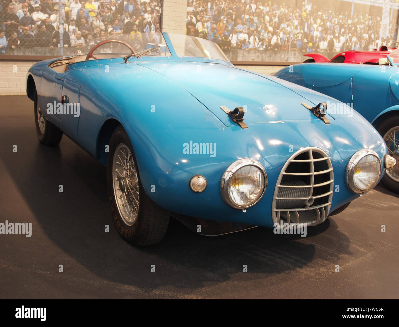 Der 1953 Gordini ist ein Oldtimer mit einem Vierzylindermotor mit einem Hubraum von 7065 cm3, 134 PS und einer Höchstgeschwindigkeit von 200 km/h. Dieses Auto ist bekannt für seine Renngeschichte und sein innovatives Design. Stockfoto