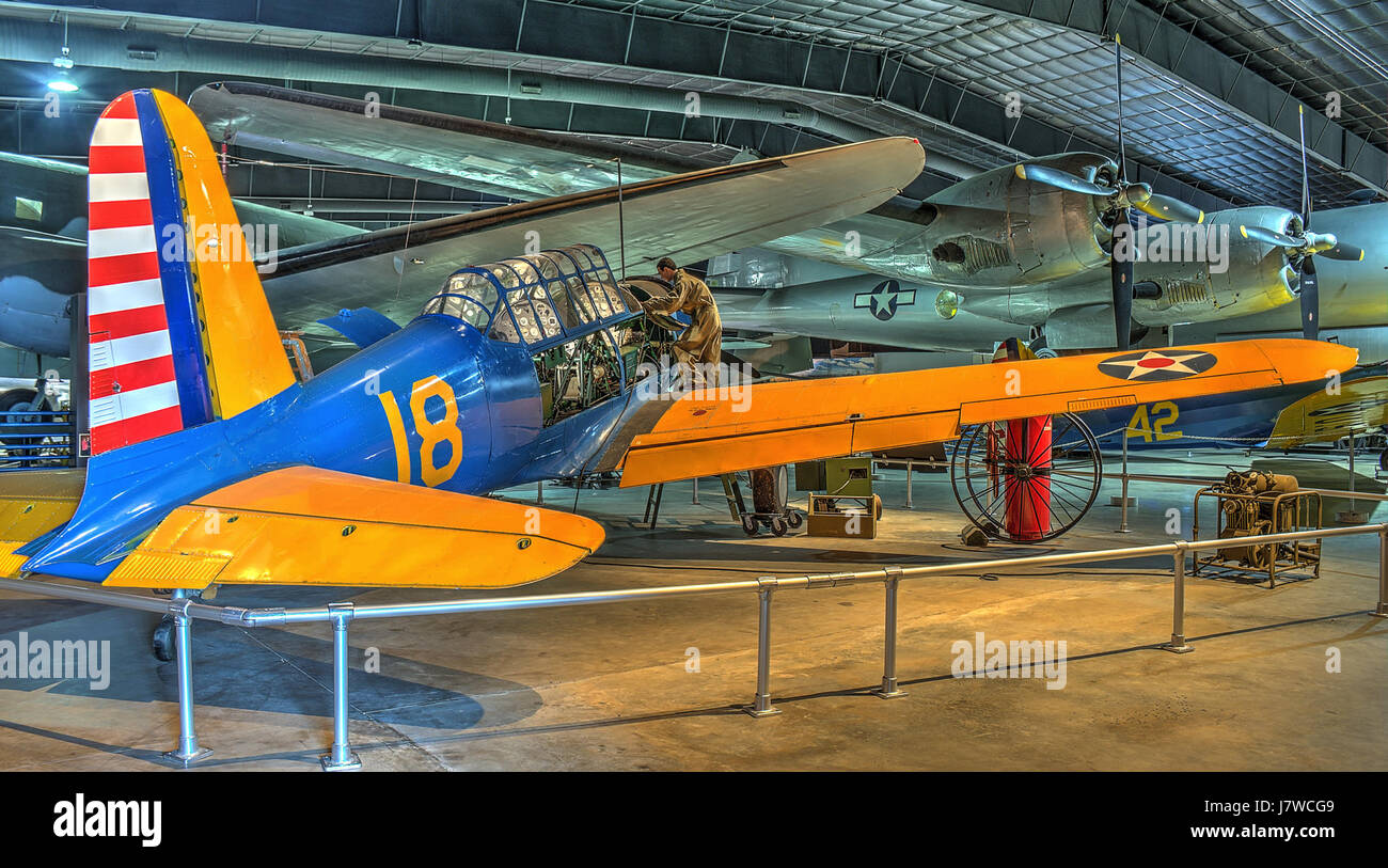 Die Vultee 16-19-006 bezieht sich auf ein spezielles Flugzeugmodell, das Vultee Aircraft Anfang bis Mitte des 20. Jahrhunderts herstellte. Sie kann sich auf ein militärisches oder ziviles Luftfahrzeugmodell aus dem Zeitraum beziehen. Stockfoto