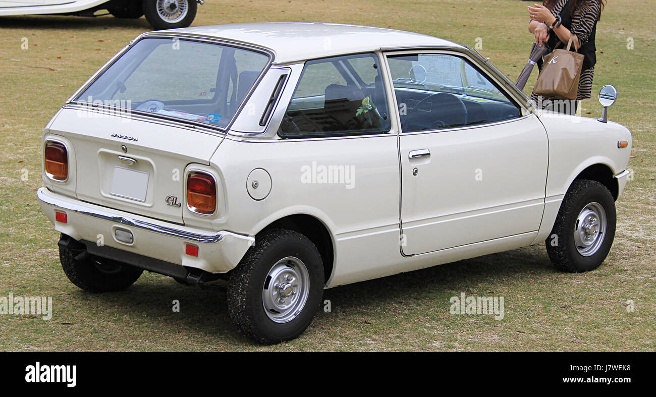 Der 1974 Mazda Chantez 360GL ist ein kompakter Heckmotor von Mazda. Der Chantez war in den 1970er Jahren ein beliebtes Kleinstwagen in Japan und bot erschwingliche Mobilität in einem kompakten Rahmen. Stockfoto