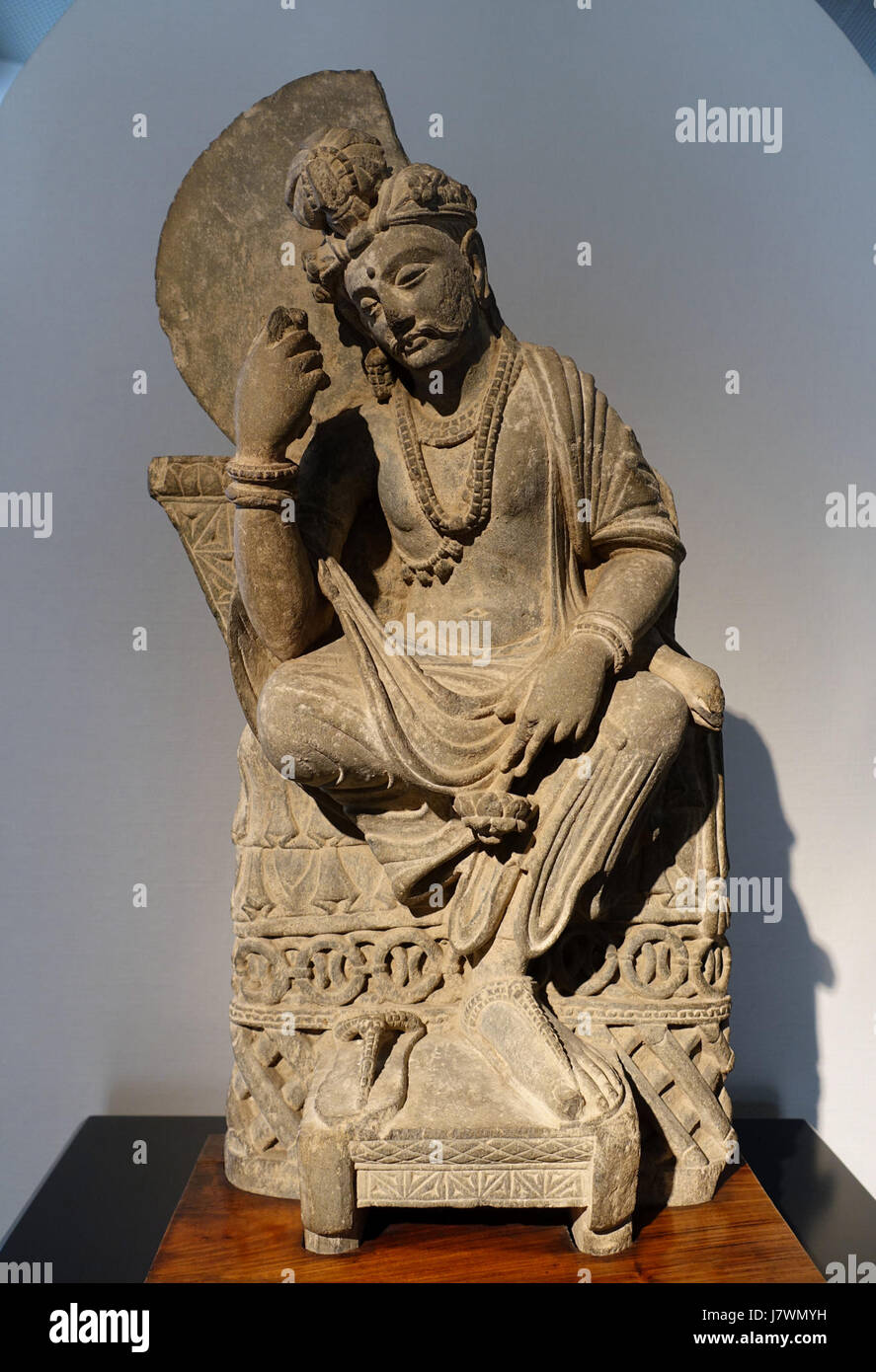 Avalokitesvara, sitzende Bodhisattva in der Meditation pose, Gandhara, c. 3. Jahrhundert n. Chr., graue Schiefer Matsuoka Museum of Art Tokyo, Japan-DSC07059 Stockfoto