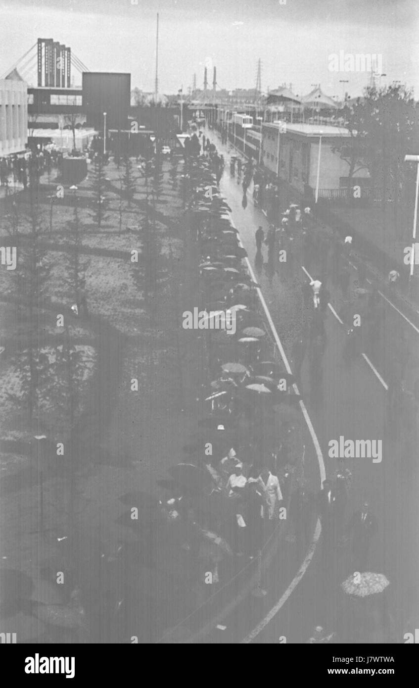 Das Jahr 1970 in Japan markierte eine Periode des kulturellen und wirtschaftlichen Wandels mit bedeutenden Ereignissen in Politik, Technologie und Gesellschaft. Diese Ära war Zeuge der raschen Modernisierung Japans und seiner Rolle auf der globalen Bühne. Stockfoto