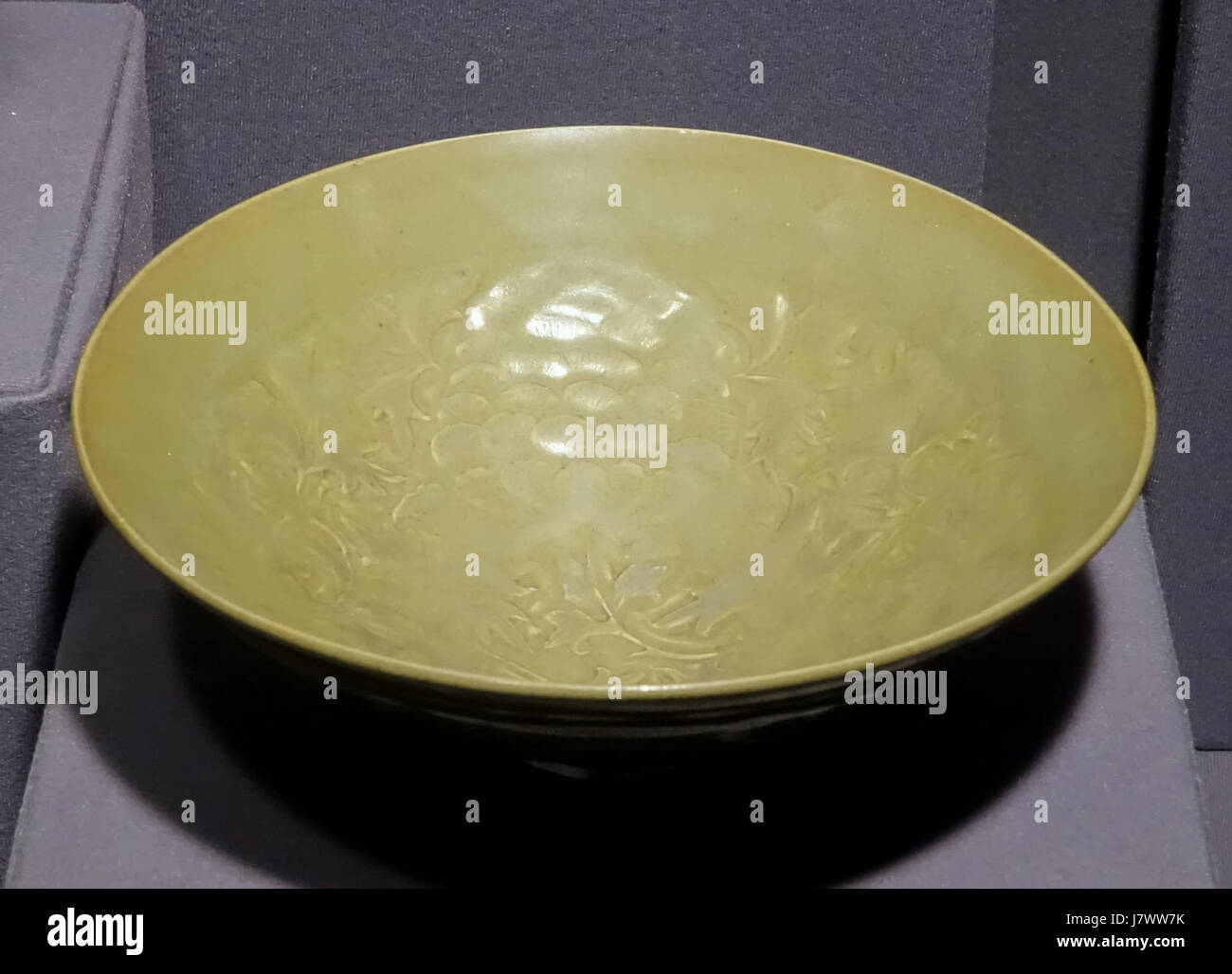 Schale, China, nördlichen Song-Dynastie, 960-1127-AD, Steingut, Seladon Glasur Museum of Anthropology, University of British Columbia DSC09143 Stockfoto