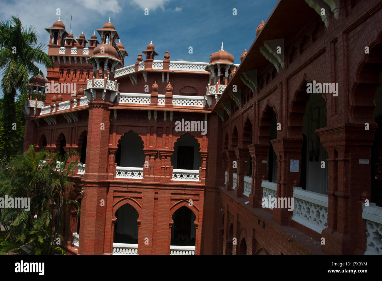 Curzon Hall der Universität von Dhaka. Es wurde gebaut, um ein Rathaus und benannt nach Lord Curzon, Vizekönig von Indien, der seinen im Jahre 1904 Grundstein. A Stockfoto