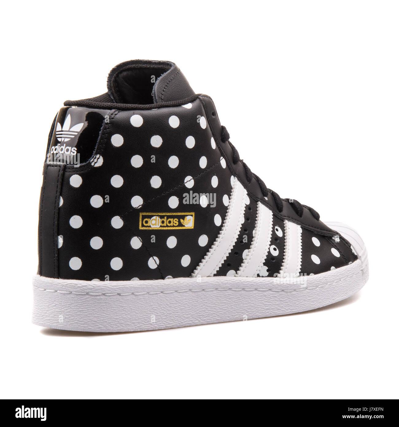 Adidas Superstar W Frauen schwarz mit weißen Punkten Sneakers - S81377  Stockfotografie - Alamy