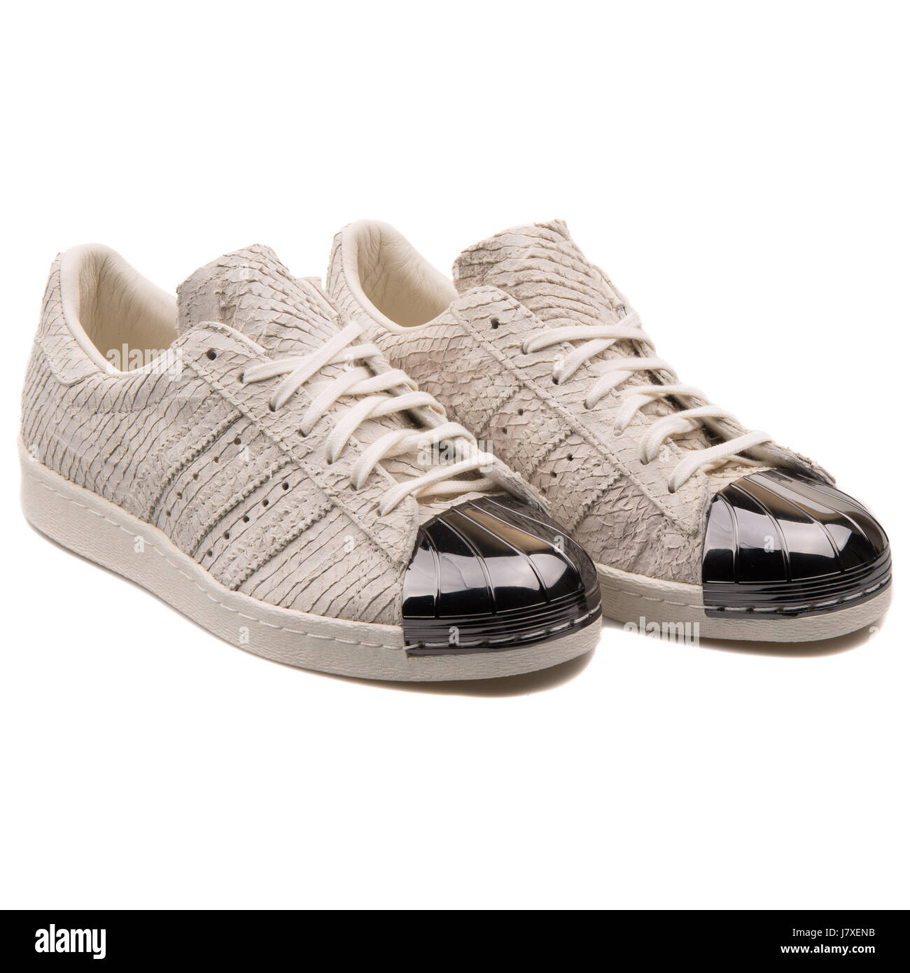 Adidas Superstar 80er Metal Toe W Frauen klassisches weißes Leder mit Snake  Skin Muster Sneakers - S82483 Stockfotografie - Alamy