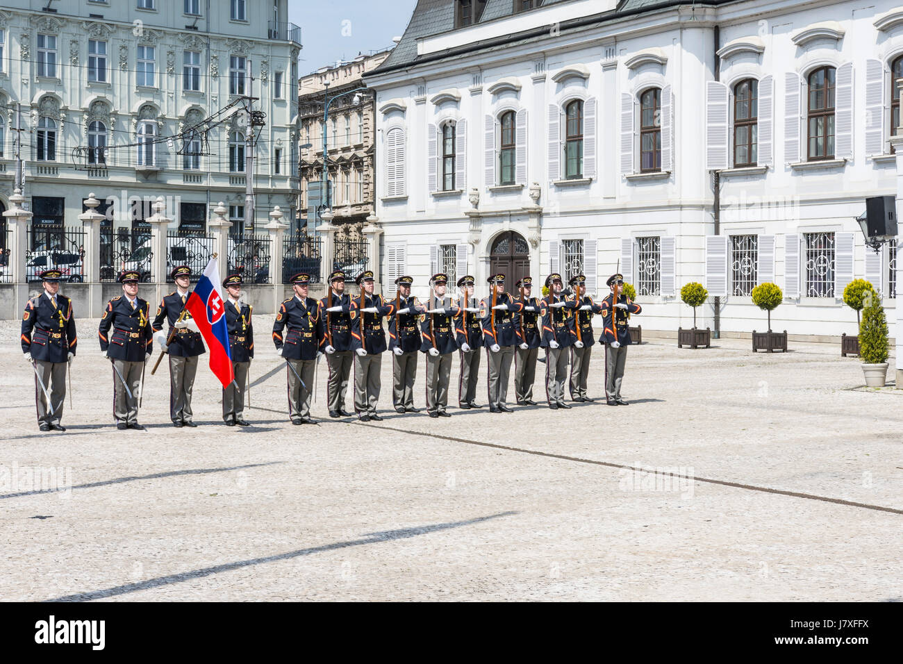 Die Änderung od Wache im Präsidentenpalast in Bratislava Stockfoto