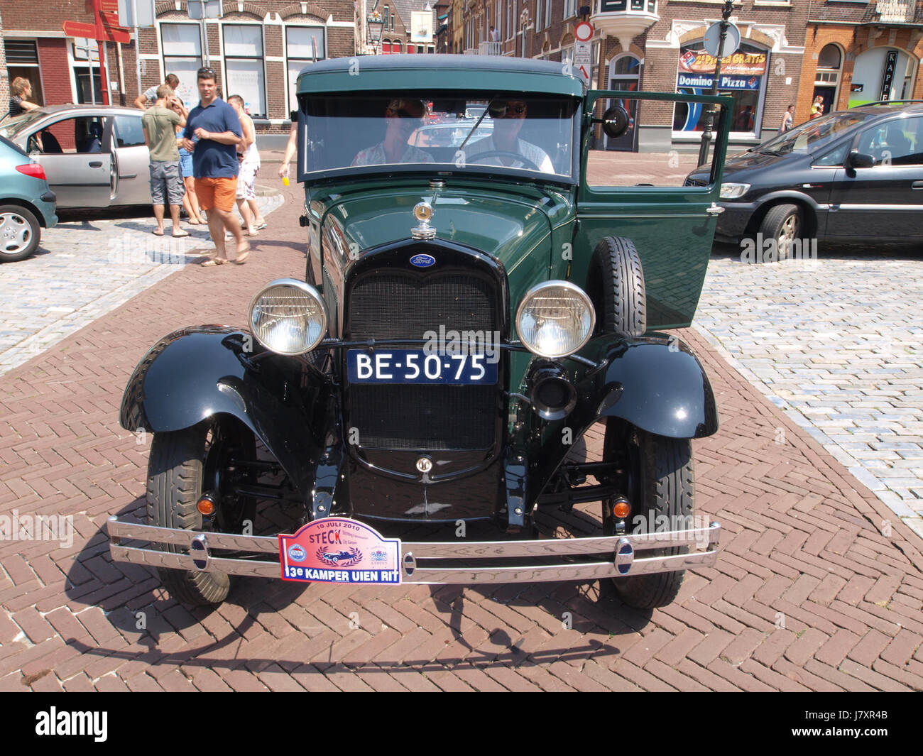 Ein 1930er Ford Typ 82B, möglicherweise ein Fahrzeugmodell, das Fahrzeugdesign und -Technologie aus dem frühen 20. Jahrhundert zeigt. Stockfoto