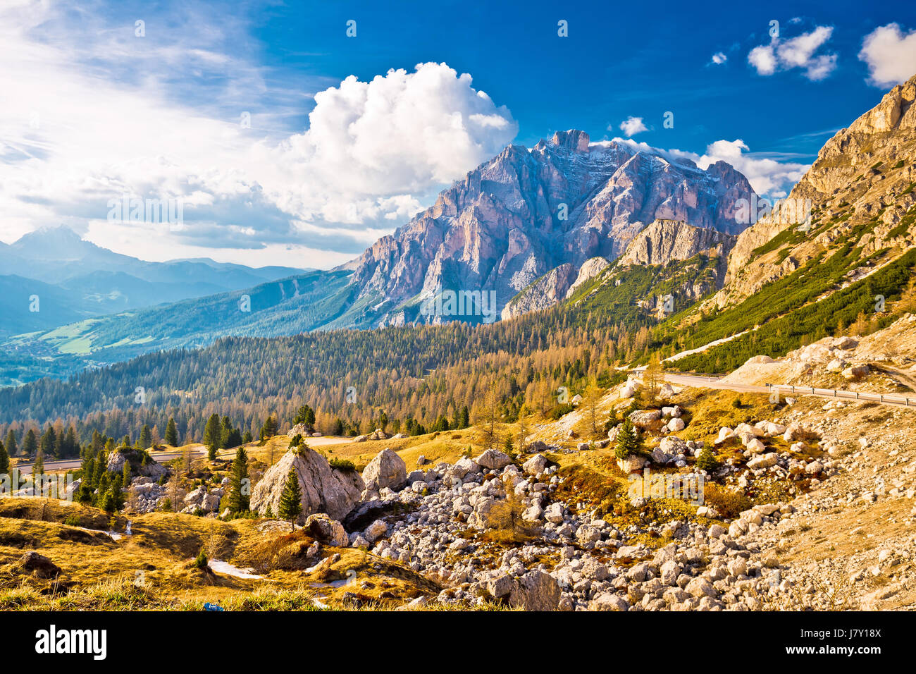 Passo Valparola hoher Alpenpass Conturines-Spitze Gipfel, Dolomiten, Italien Stockfoto