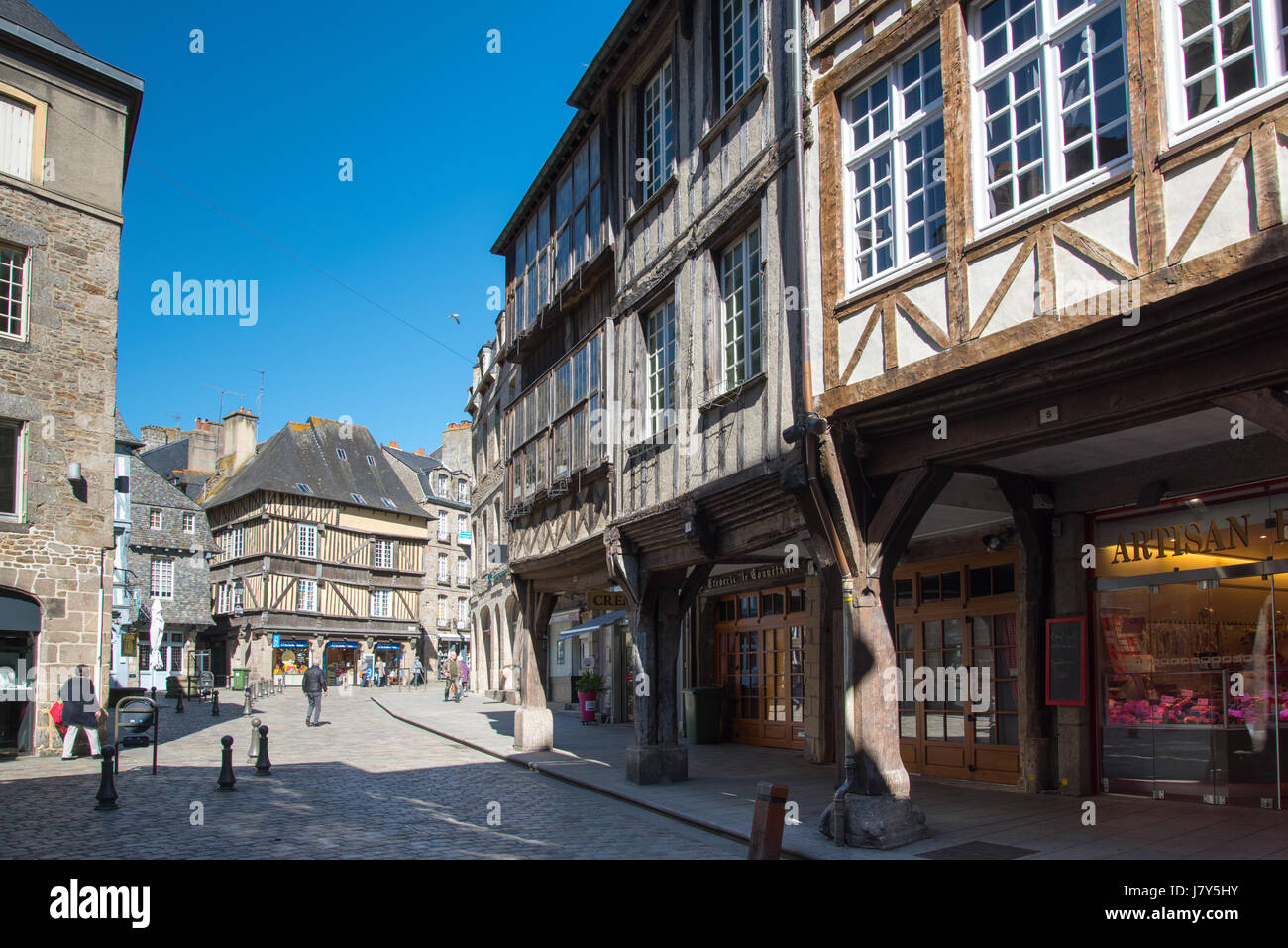 Mittelalterliche Fachwerkbauten in Rue de l'Apport, Dinan, Bretagne Frankreich Stockfoto