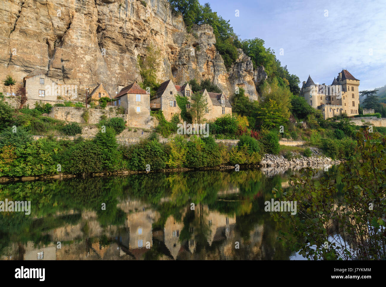 Frankreich, Dordogne, Vezac, Dordogne, Malartie Castle am Eingang des Dorfes La Roque Gageac Stockfoto