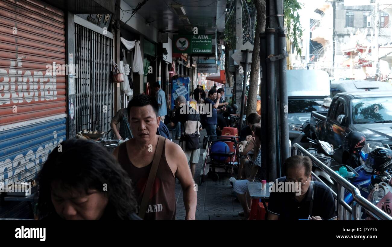 Bürgersteig-Verkäufern und Käufern Charoen Krung Straße Chinatown Bangkok Thailand Stockfoto