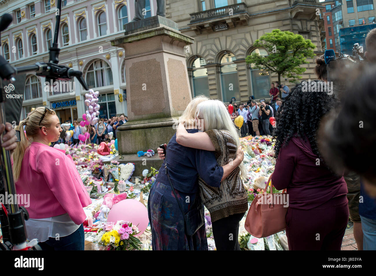 Szene aus der Minuten Schweigeminute für die Opfer von Terror-Anschlag von Manchester Stockfoto