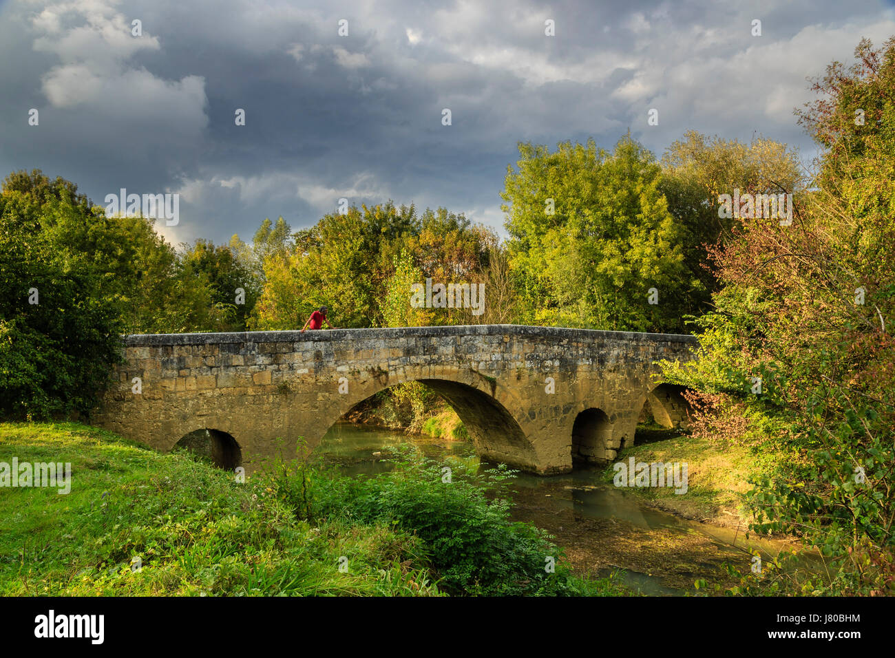 Frankreich, Gers, Beaumont oder Beaumont-Sur-l'Osse, Artigue Brücke Weltkulturerbe von der UNESCO für den Weg nach Saint-Jacques-de-Compostela Stockfoto